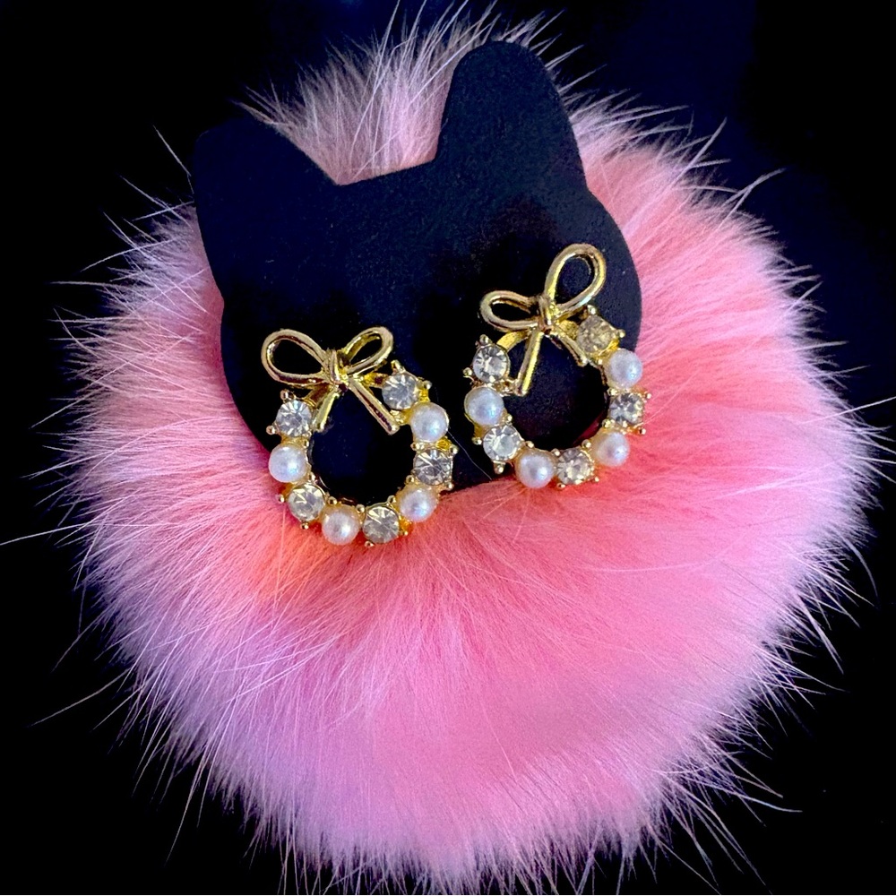 NEW Gold Bow with Pearl and Rhinestones Earrings